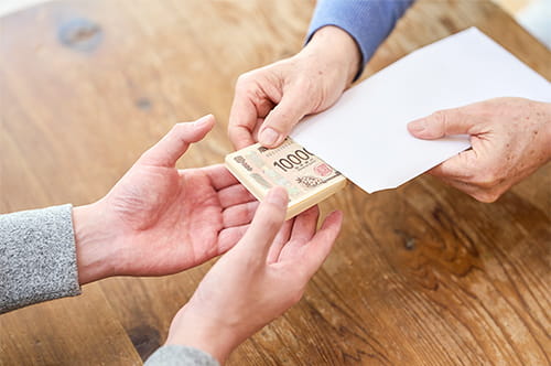 死亡した親から借金していた場合、誰に返せば良い？